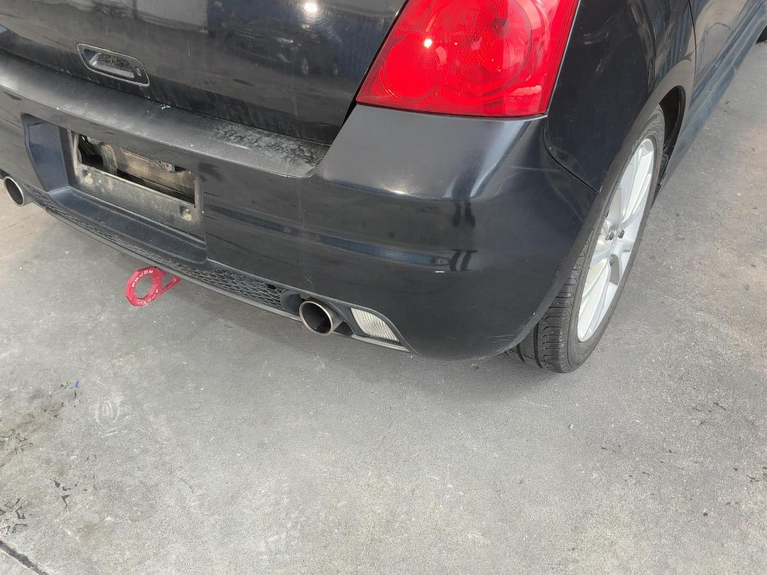 Photo '12' of Suzuki Swift Photo '12' of Suzuki Swift