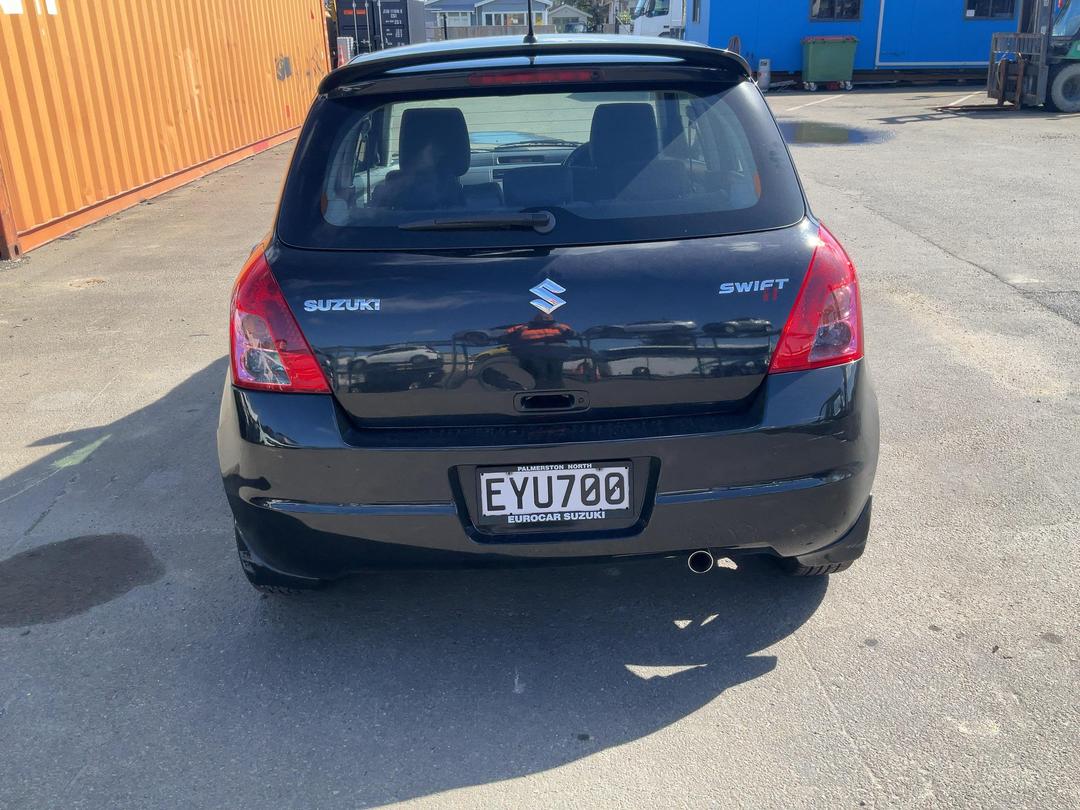 Photo '6' of Suzuki Swift Glxhal Photo '6' of Suzuki Swift Glxhal