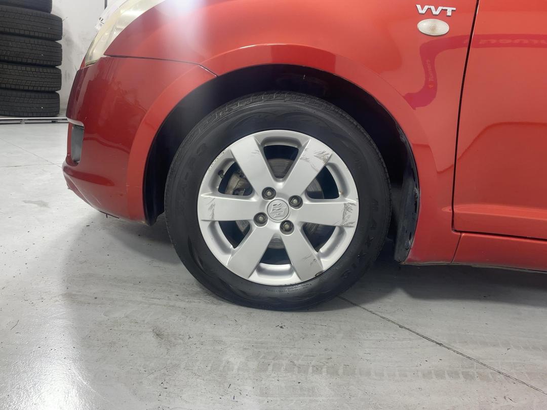 Photo '10' of Suzuki Swift