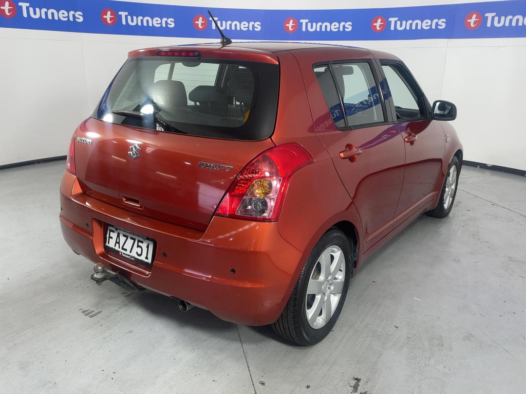 Photo '7' of Suzuki Swift