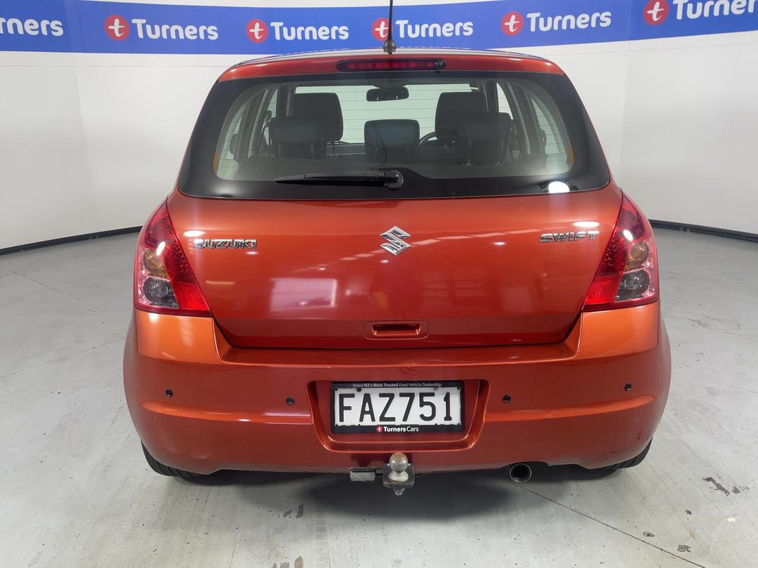 Photo '6' of Suzuki Swift