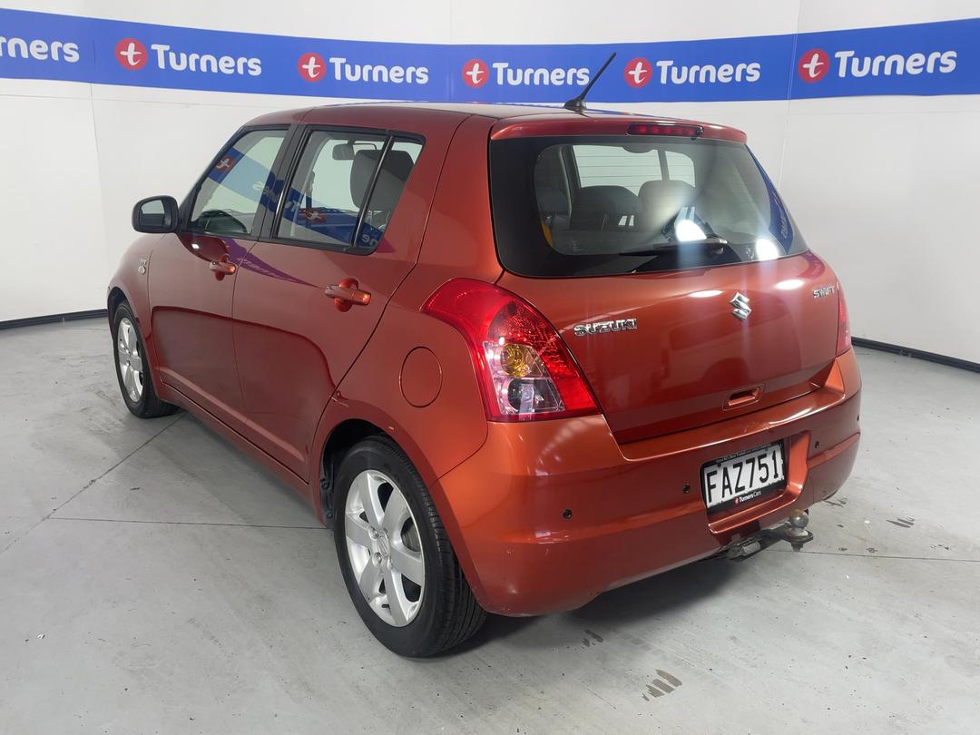 Photo '5' of Suzuki Swift