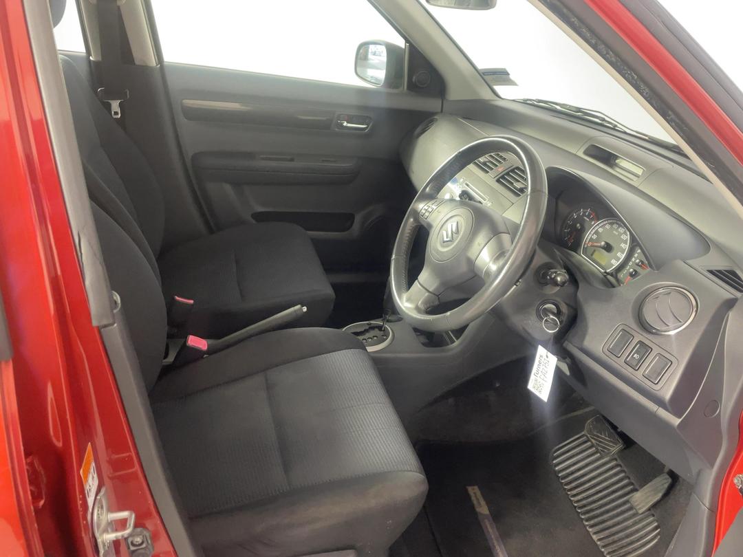 Photo '16' of Suzuki Swift