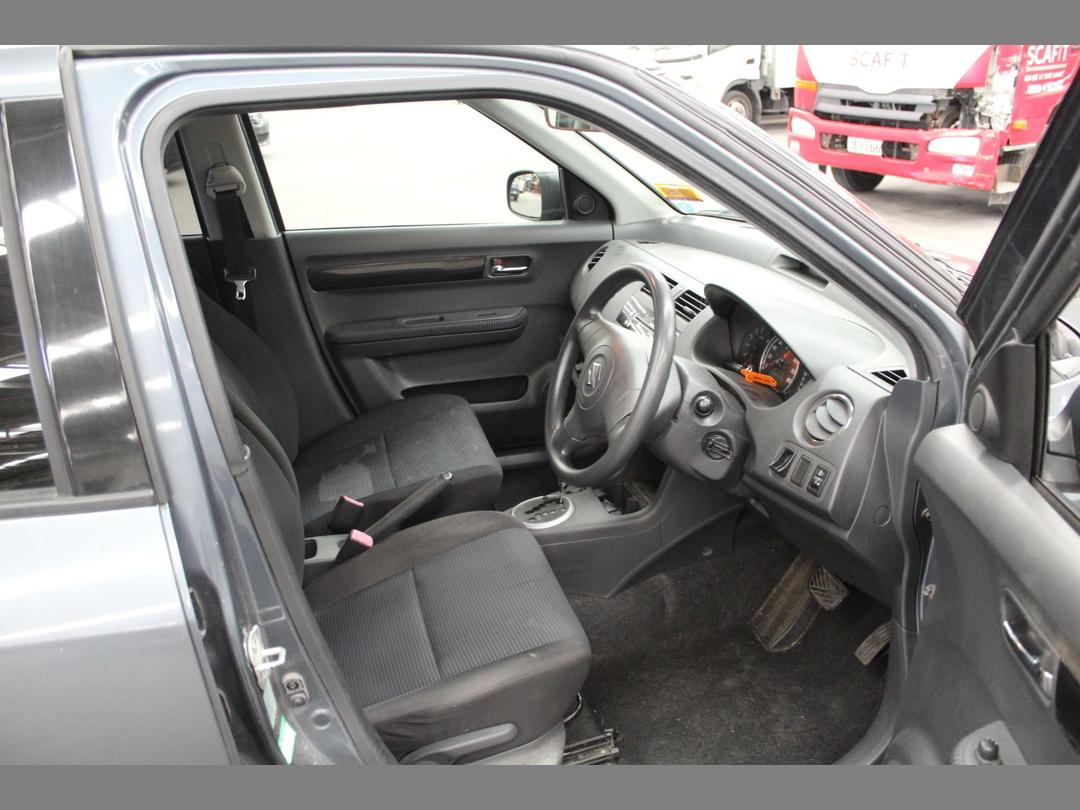 Photo '10' of Suzuki Swift