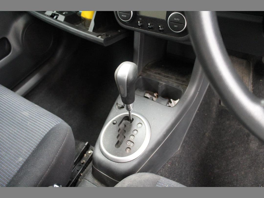 Photo '12' of Suzuki Swift