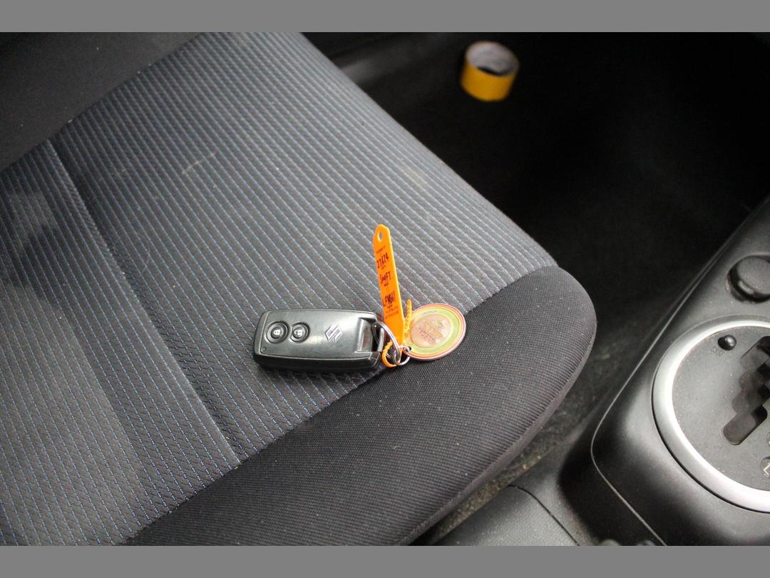 Photo '13' of Suzuki Swift
