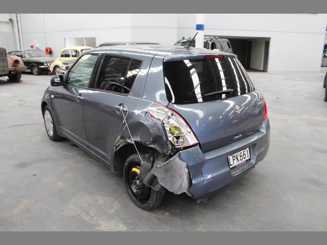 Photo '4' of Suzuki Swift