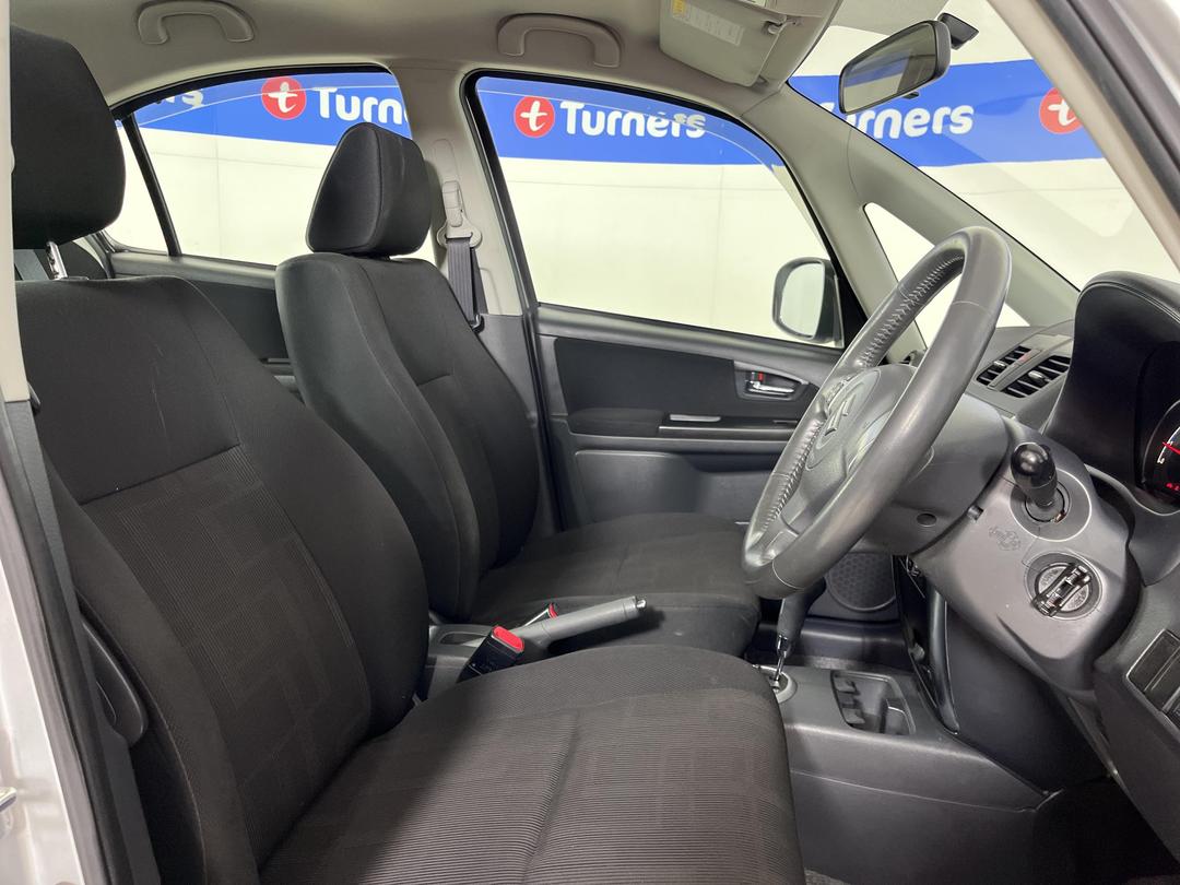 Photo '16' of Suzuki SX4