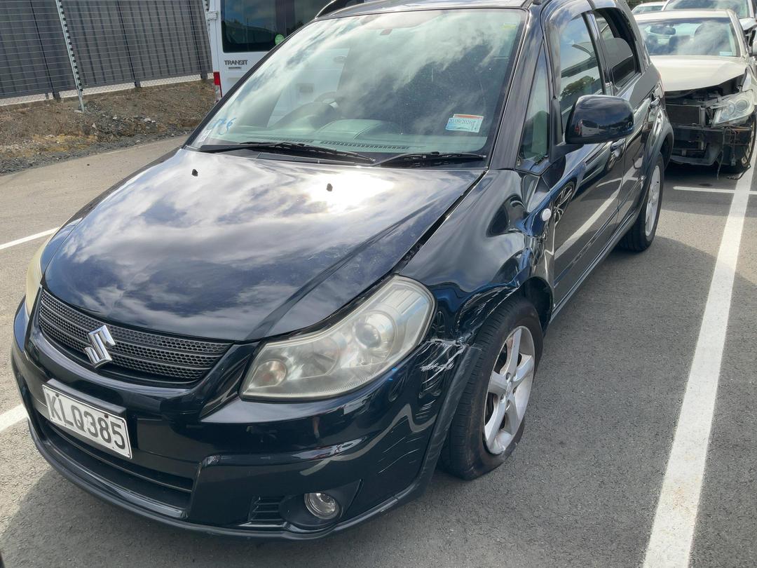 Photo '4' of Suzuki SX4