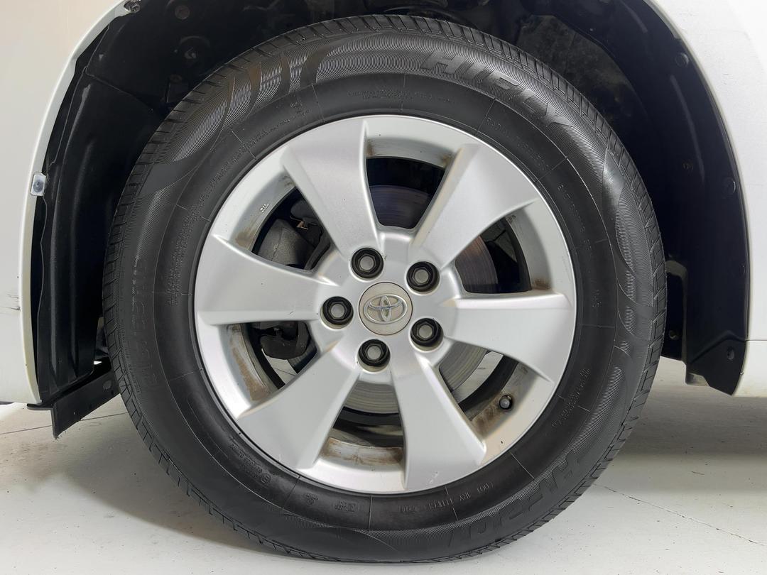 Photo '10' of Toyota Alphard
