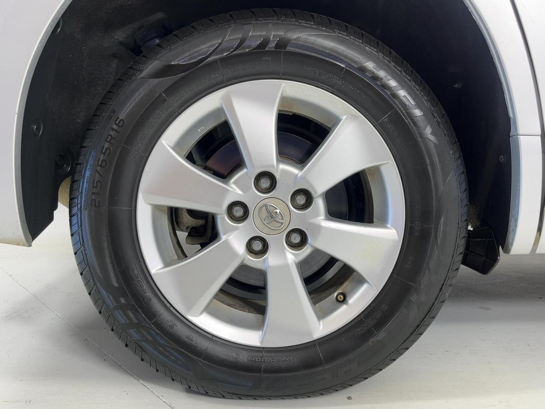 Photo '12' of Toyota Alphard