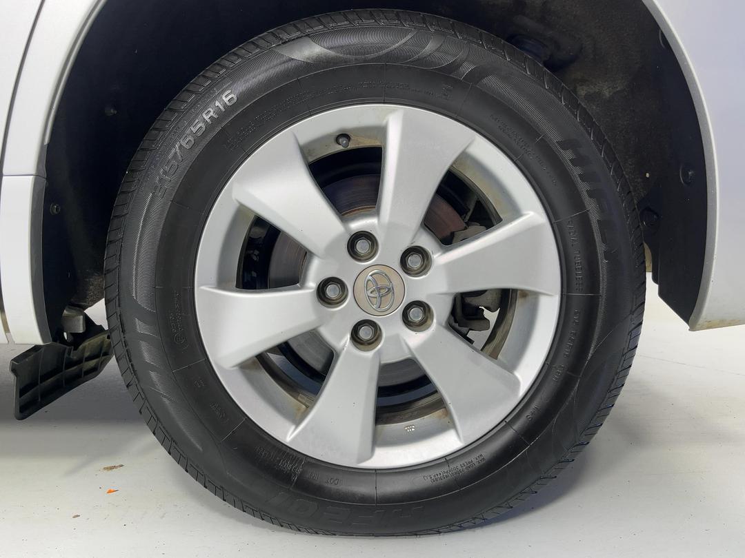 Photo '11' of Toyota Alphard