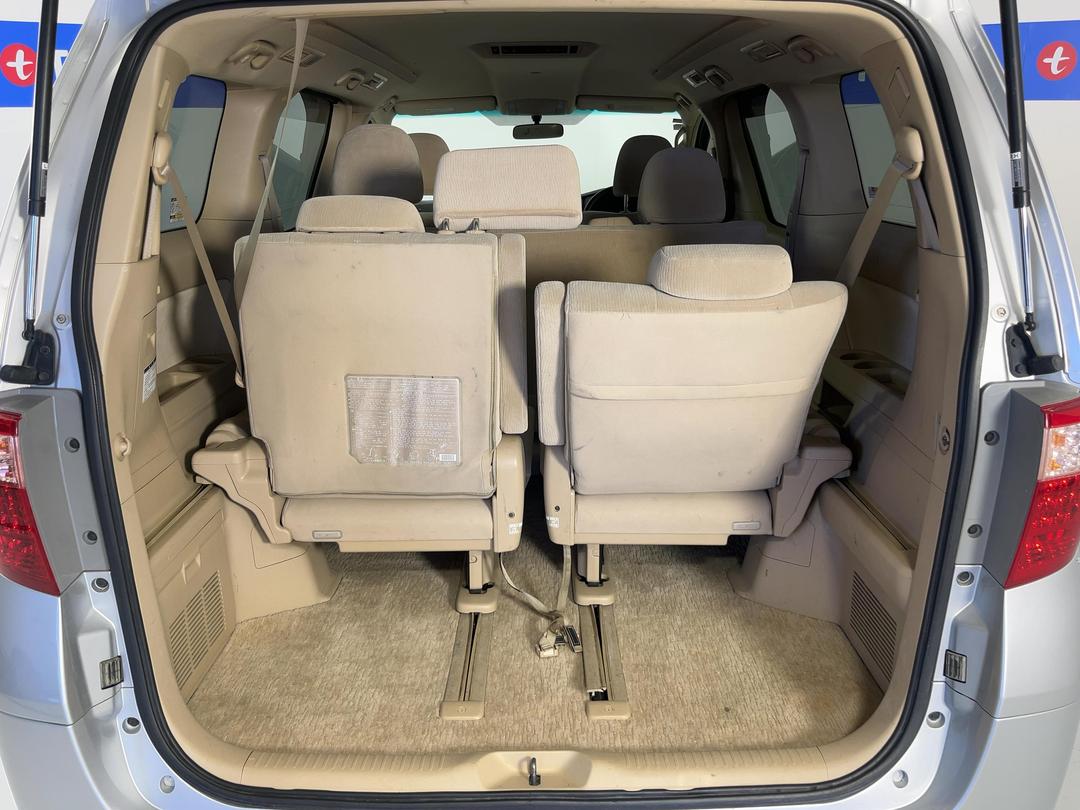 Photo '14' of Toyota Alphard