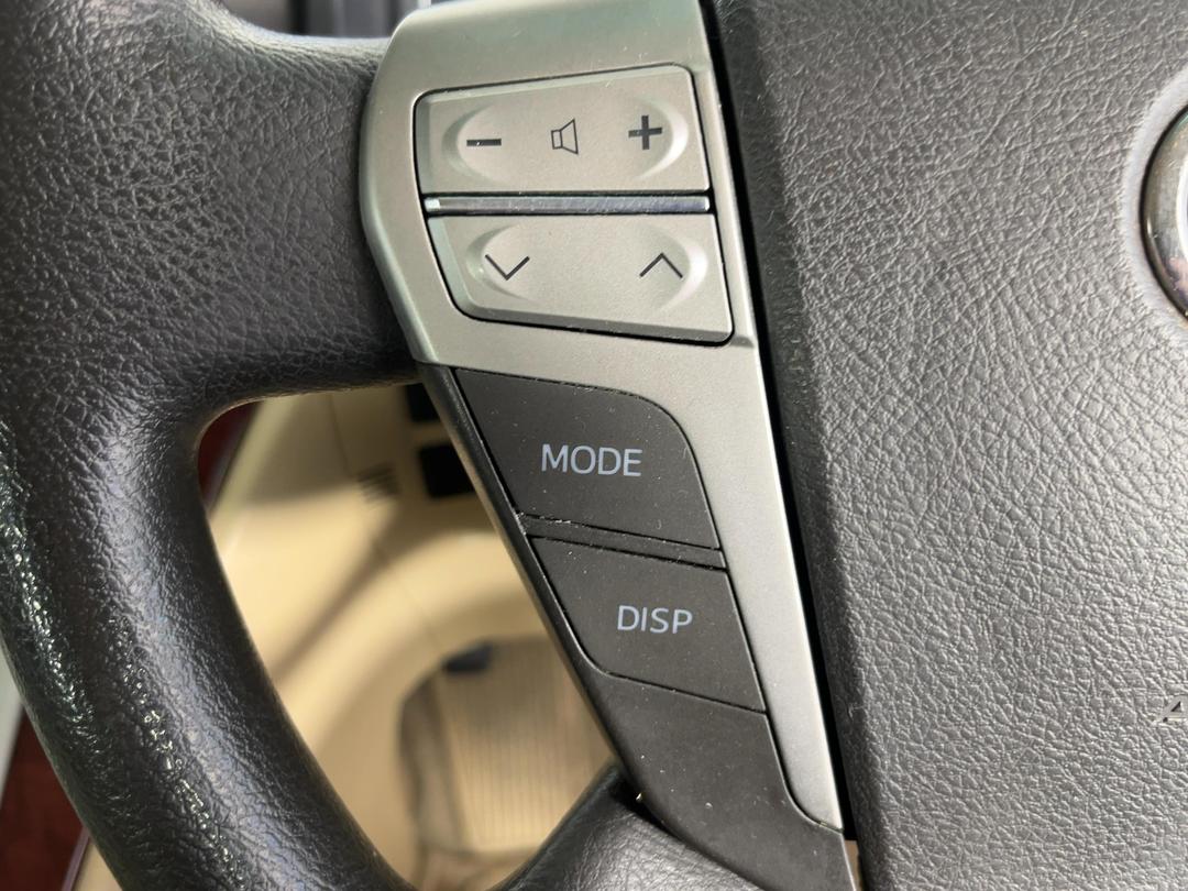 Photo '23' of Toyota Alphard