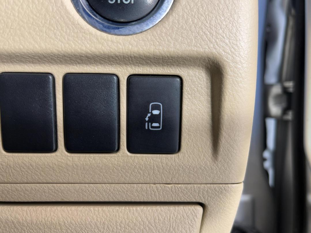 Photo '25' of Toyota Alphard