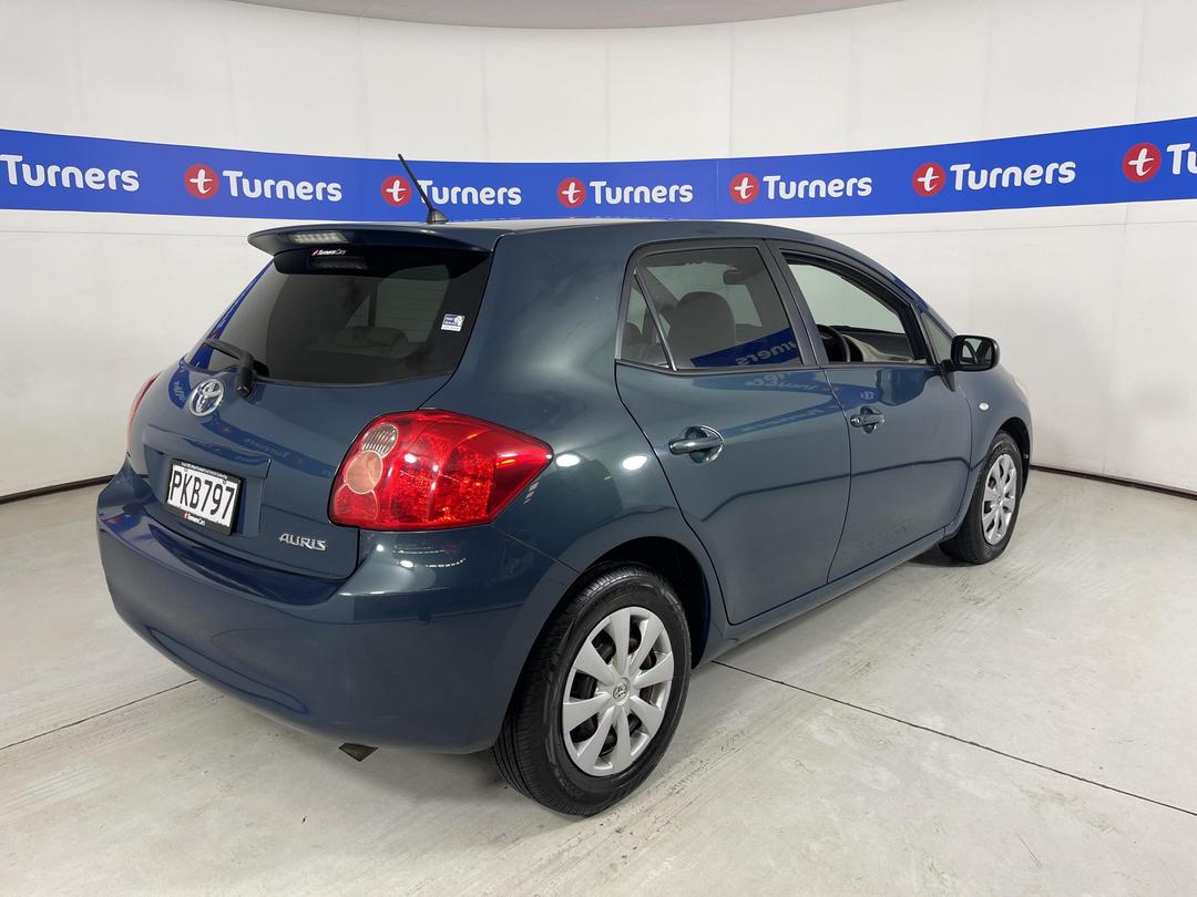 Photo '7' of Toyota Auris