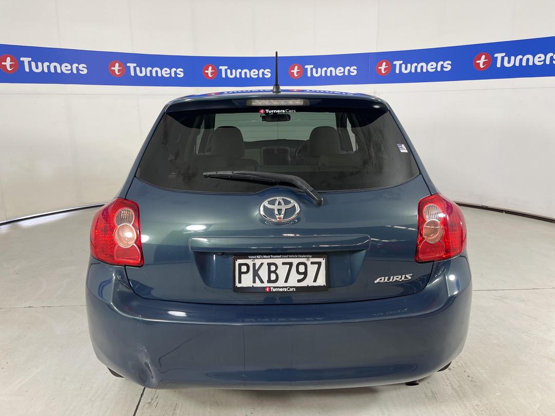 Photo '6' of Toyota Auris