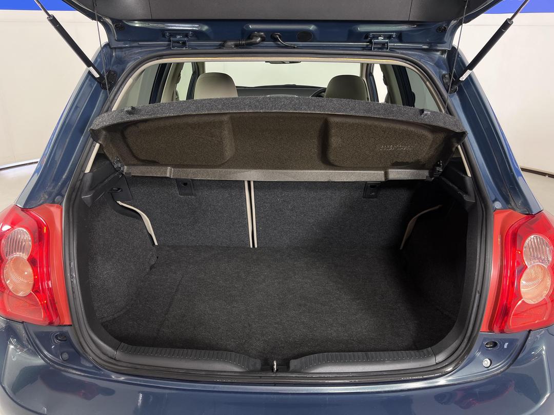 Photo '14' of Toyota Auris