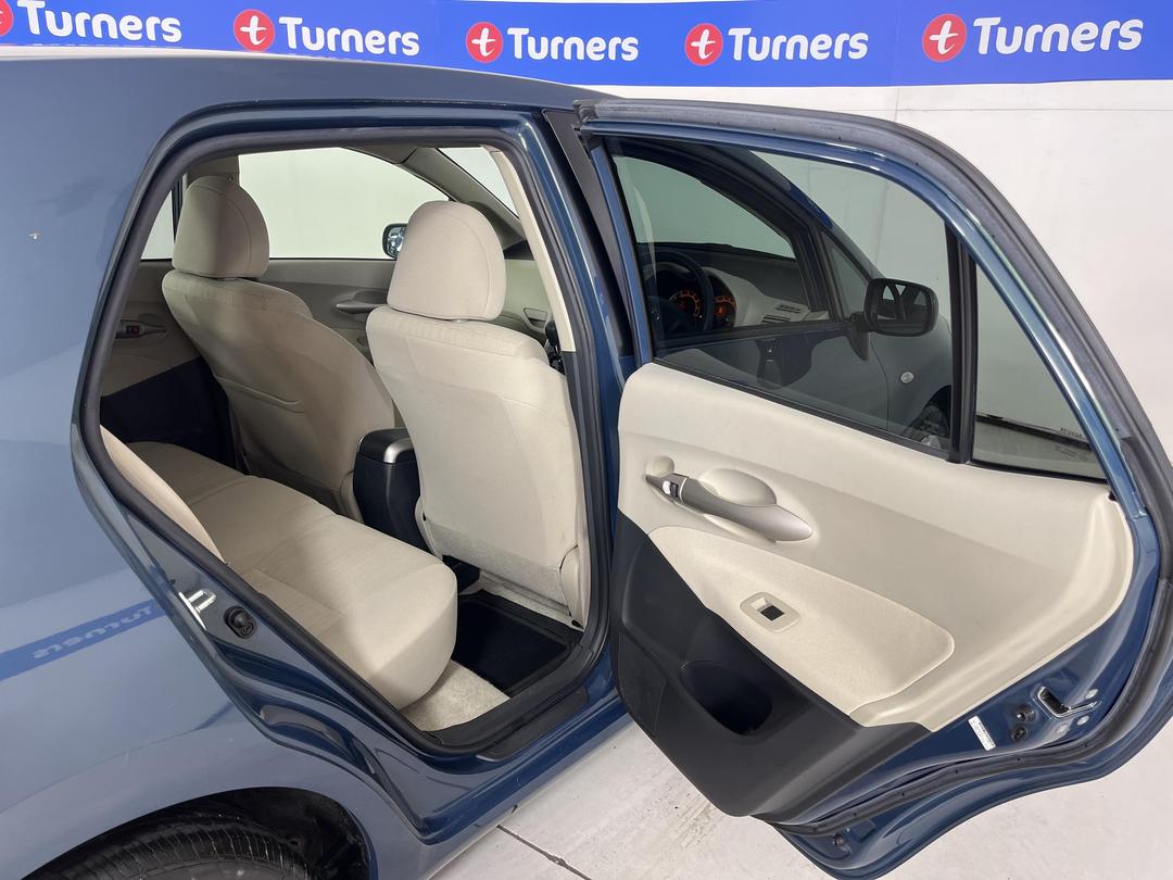 Photo '19' of Toyota Auris