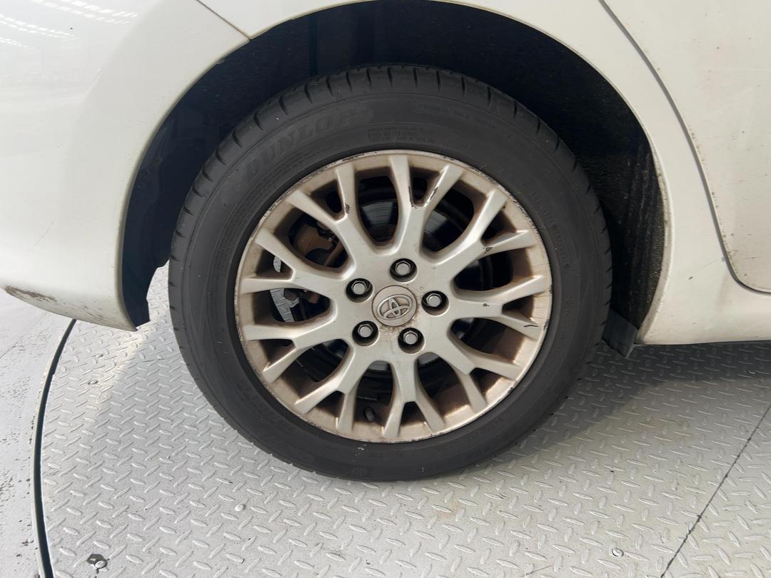 Photo '12' of Toyota Blade