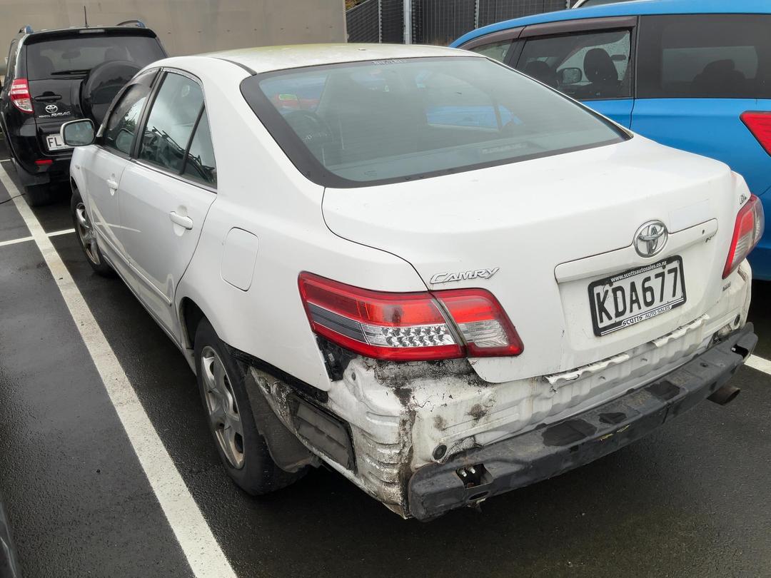 Photo '3' of Toyota Camry GL