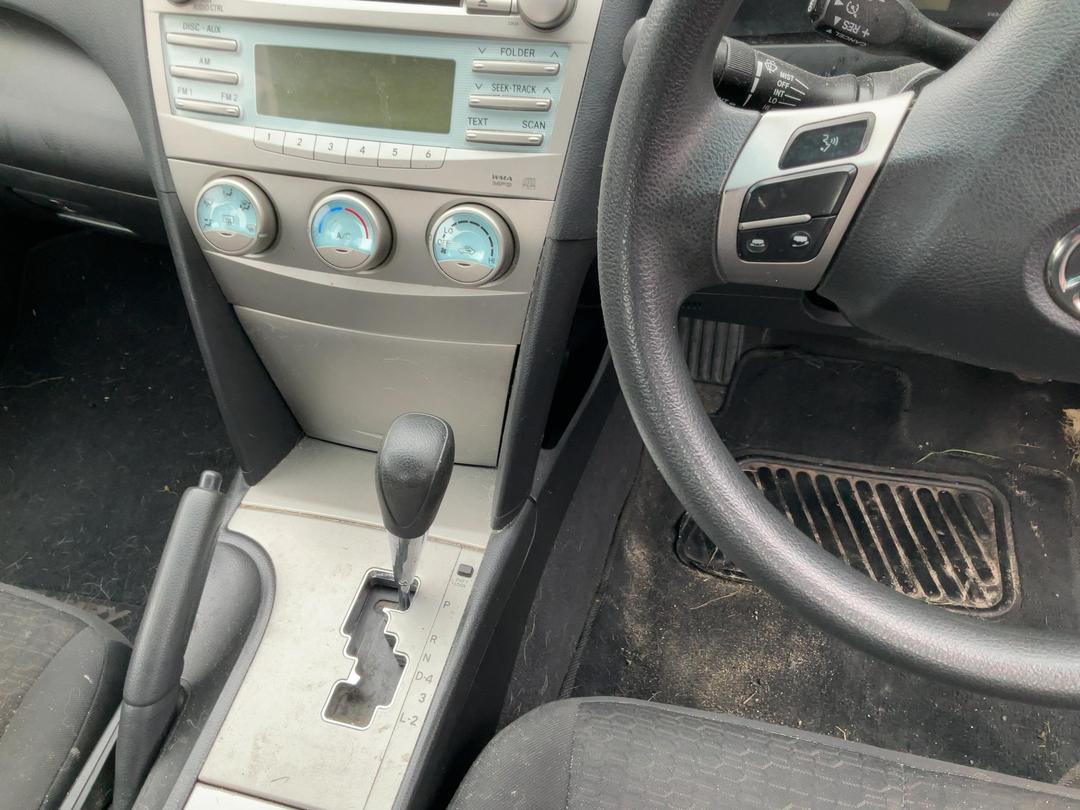 Photo '10' of Toyota Camry GL