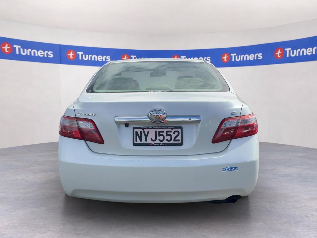 Photo '6' of Toyota Camry