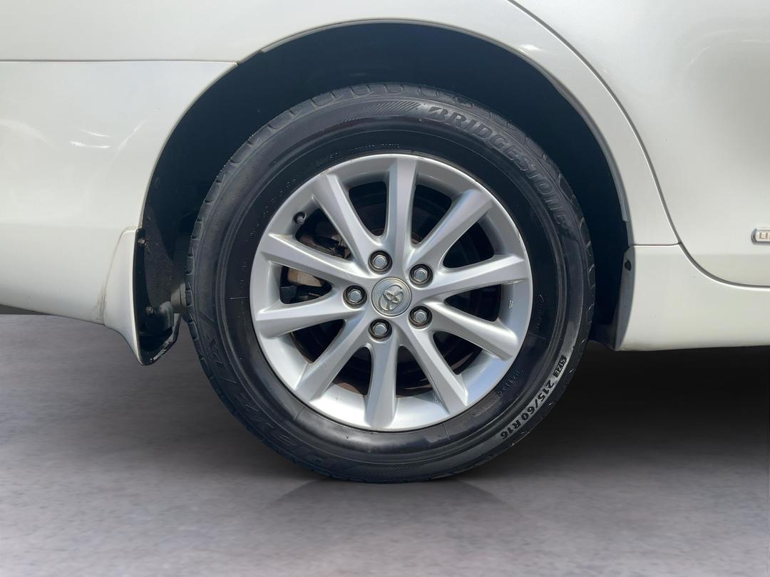 Photo '12' of Toyota Camry