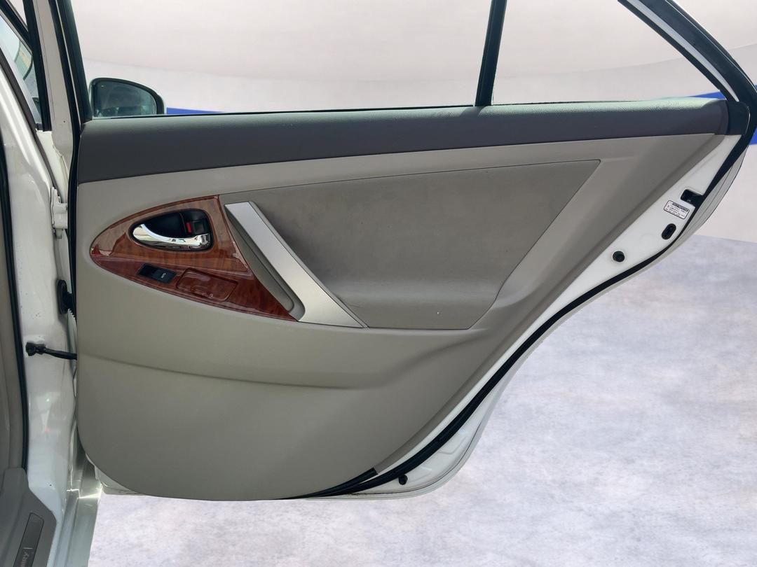 Photo '19' of Toyota Camry