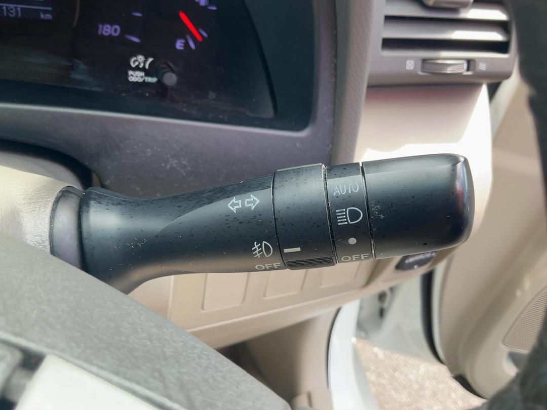 Photo '28' of Toyota Camry