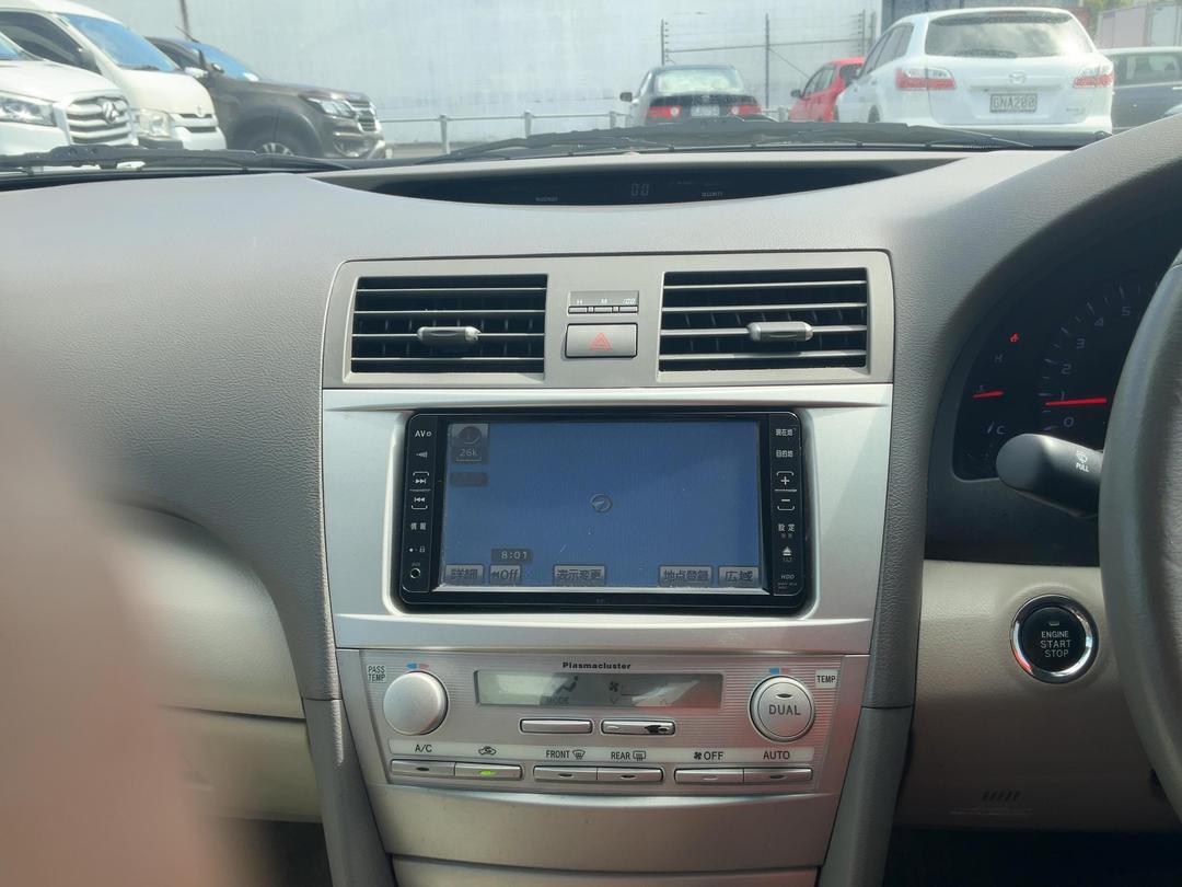 Photo '30' of Toyota Camry