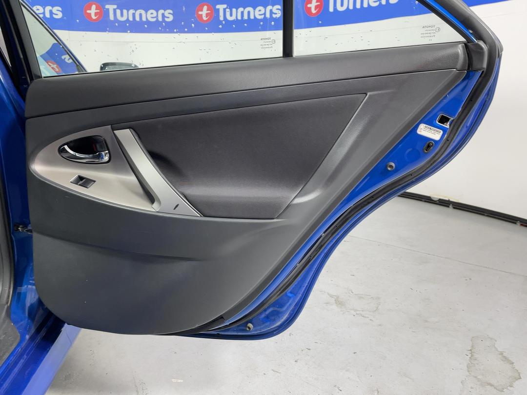 Photo '19' of Toyota Camry