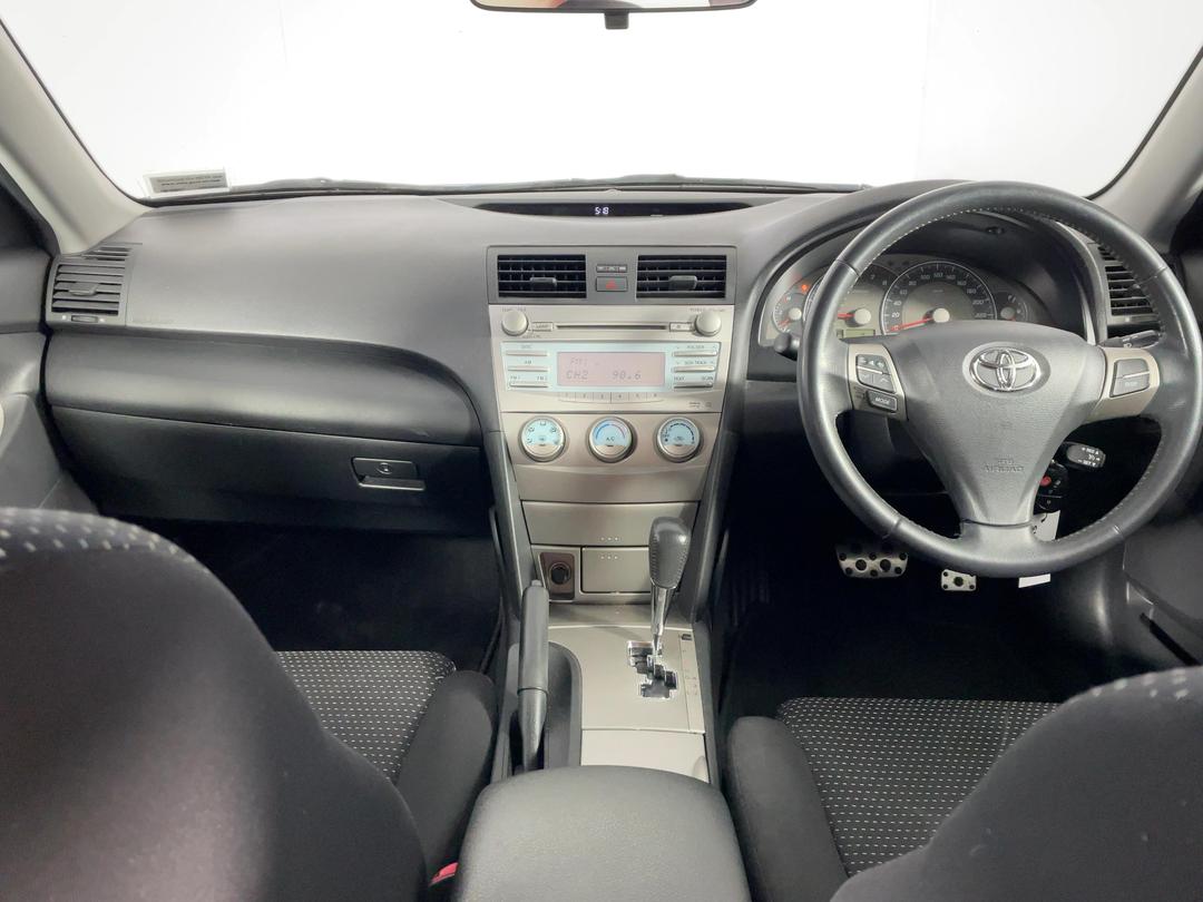 Photo '17' of Toyota Camry