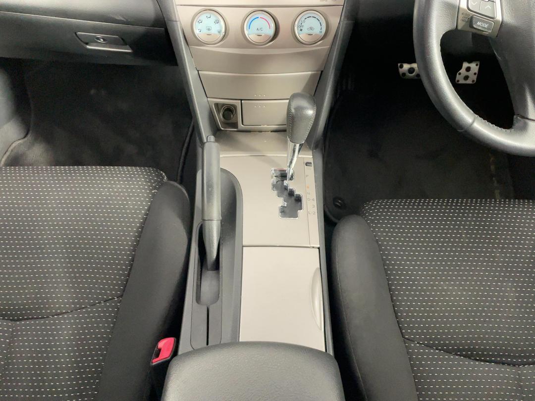 Photo '18' of Toyota Camry