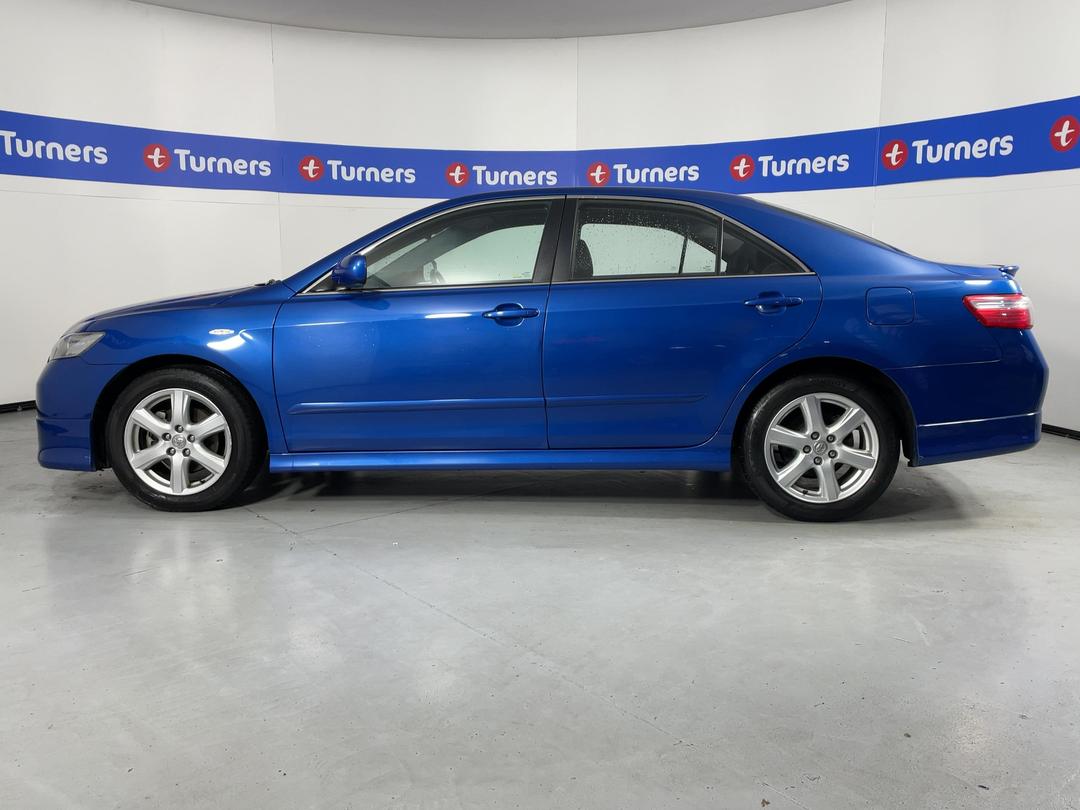 Photo '24' of Toyota Camry