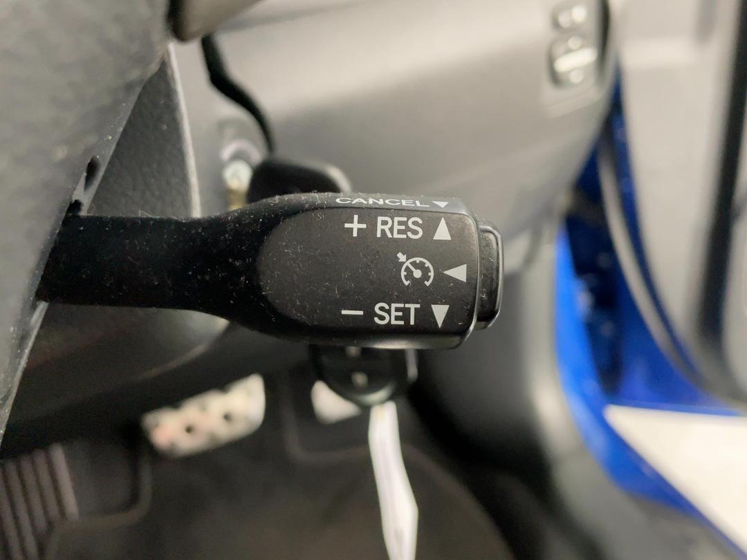 Photo '29' of Toyota Camry