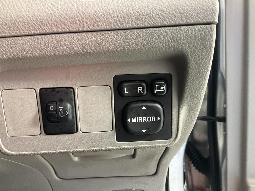 Photo '24' of Toyota Corolla