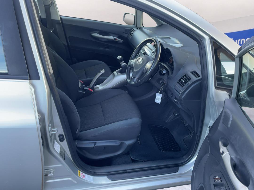 Photo '15' of Toyota Corolla