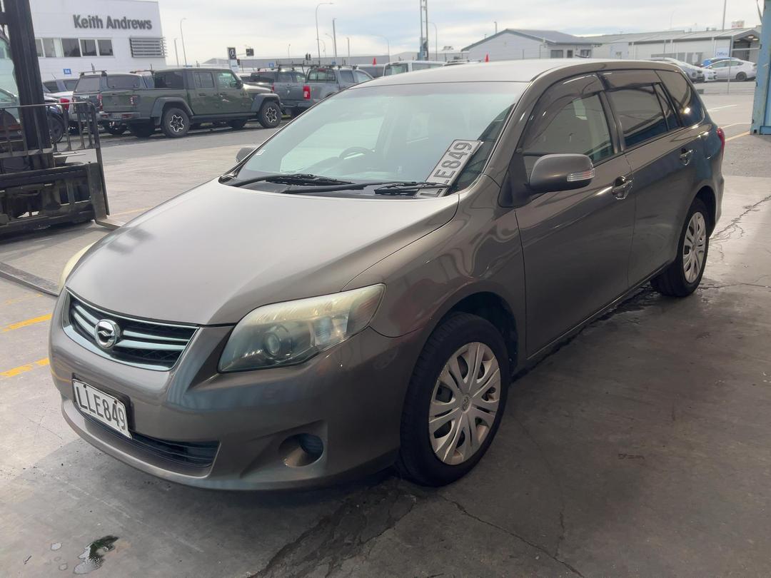 Photo '3' of Toyota Corolla Fielder Photo '3' of Toyota Corolla Fielder