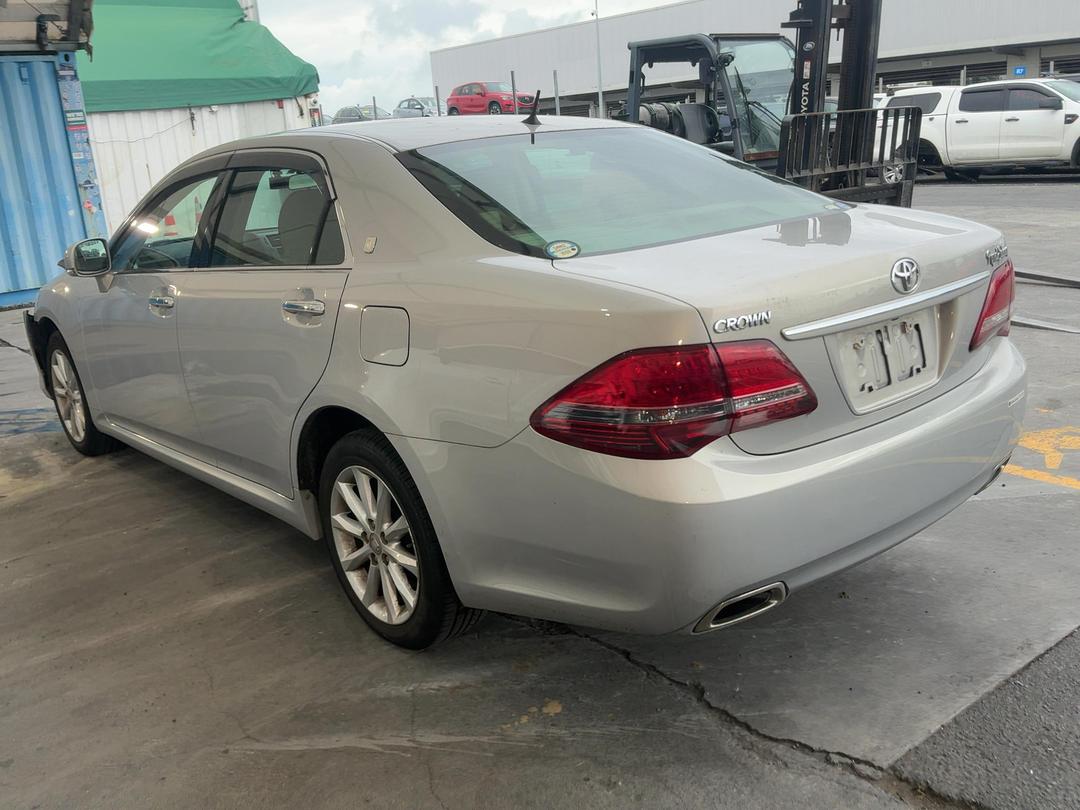 Photo '4' of Toyota Crown Photo '4' of Toyota Crown