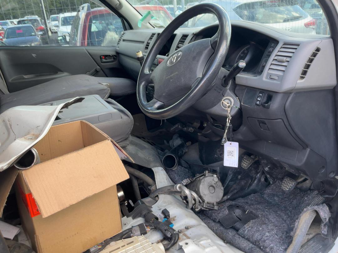 Photo '11' of Toyota Hiace