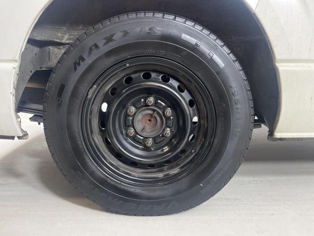 Photo '12' of Toyota Hiace