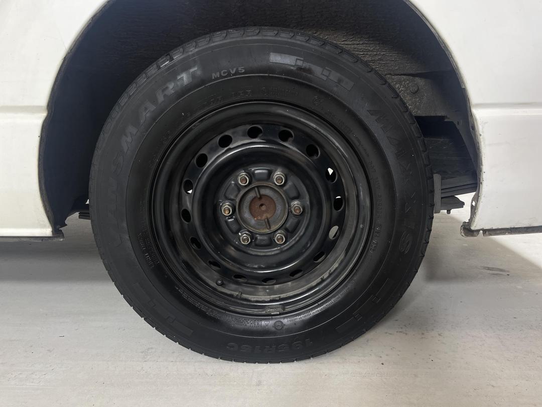 Photo '11' of Toyota Hiace