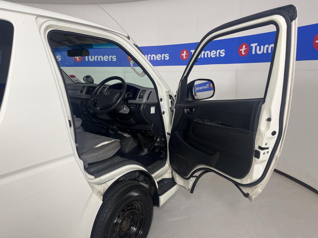 Photo '15' of Toyota Hiace