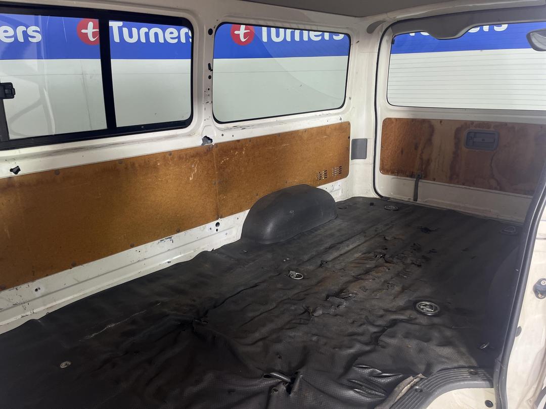 Photo '19' of Toyota Hiace