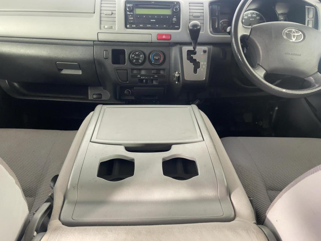 Photo '18' of Toyota Hiace