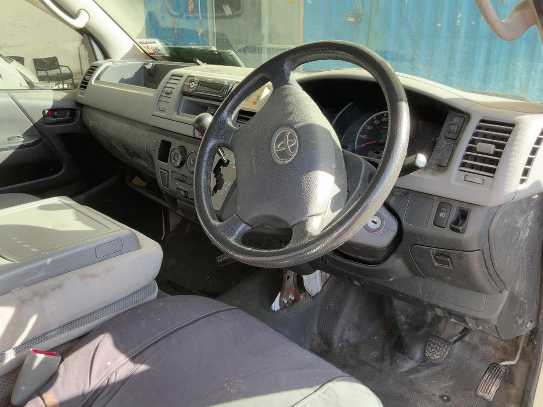 Photo '21' of Toyota Hiace Photo '21' of Toyota Hiace