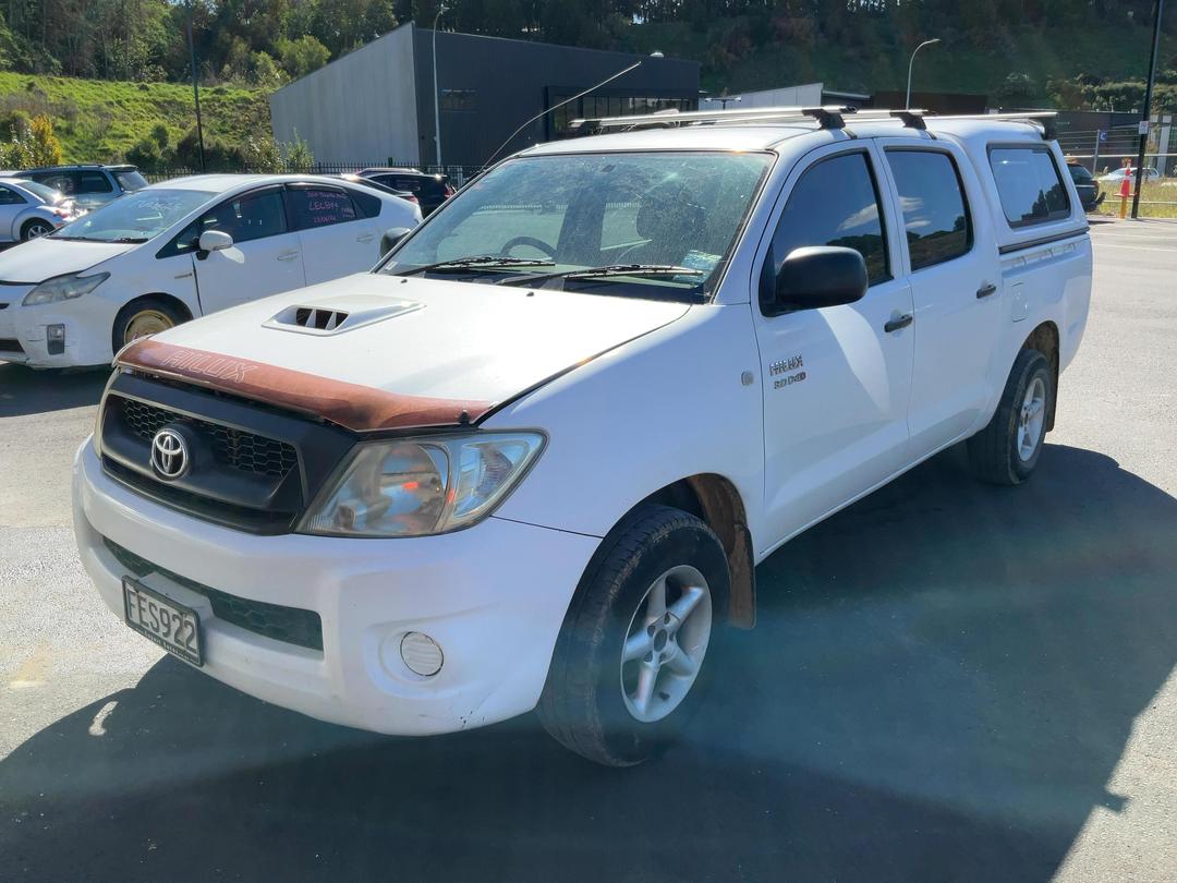 Photo '3' of Toyota Hilux 3.0TD 2WD DCU