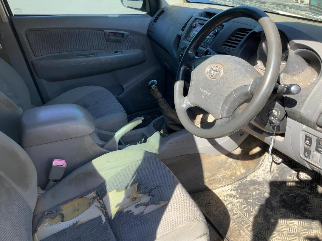 Photo '17' of Toyota Hilux 3.0TD 2WD DCU