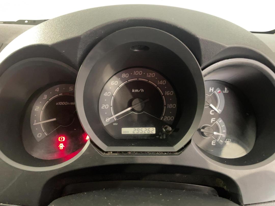 Photo '20' of Toyota Hilux